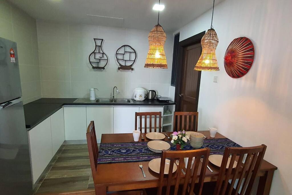 Vivacity Jazz Suites 2 New Cozy Home Lv8 Кучинг Екстериор снимка